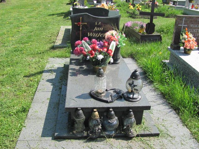 Grób ZOFIA WUJEK