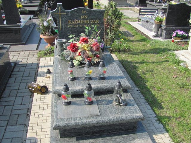 Grób IRENA KAŹMIERCZAK