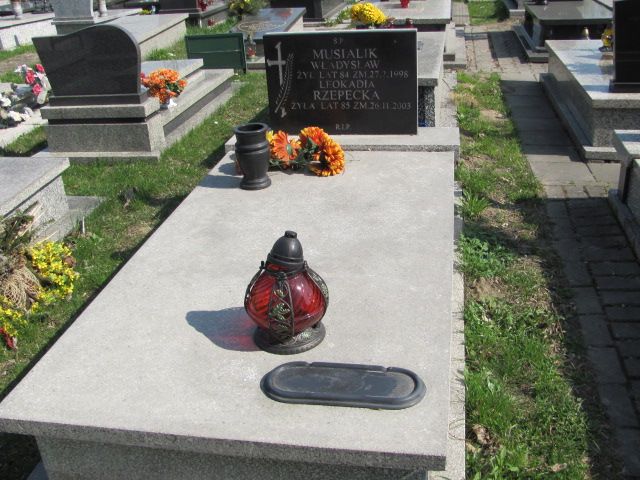 Grób Władysław Musialik